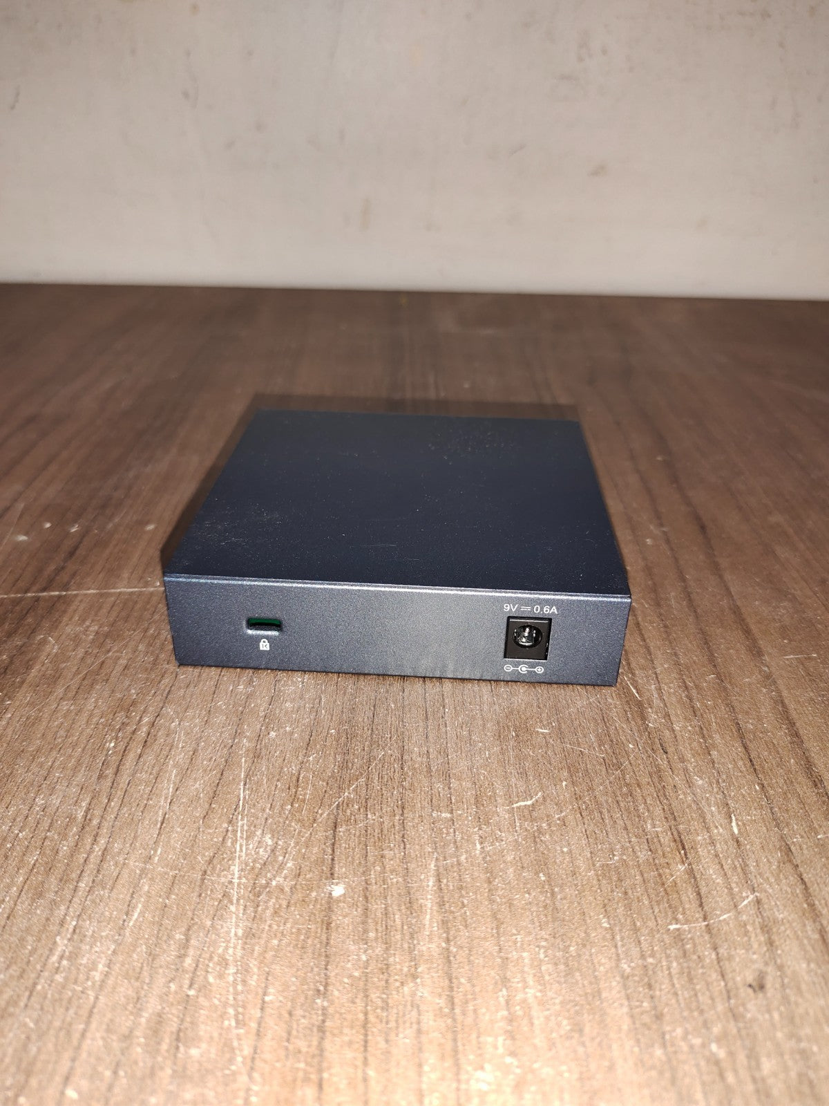TP-Link - Model - TL-SG105S-M2 5-Port Multi-Gigabit 2.5G Ethernet Network Switch