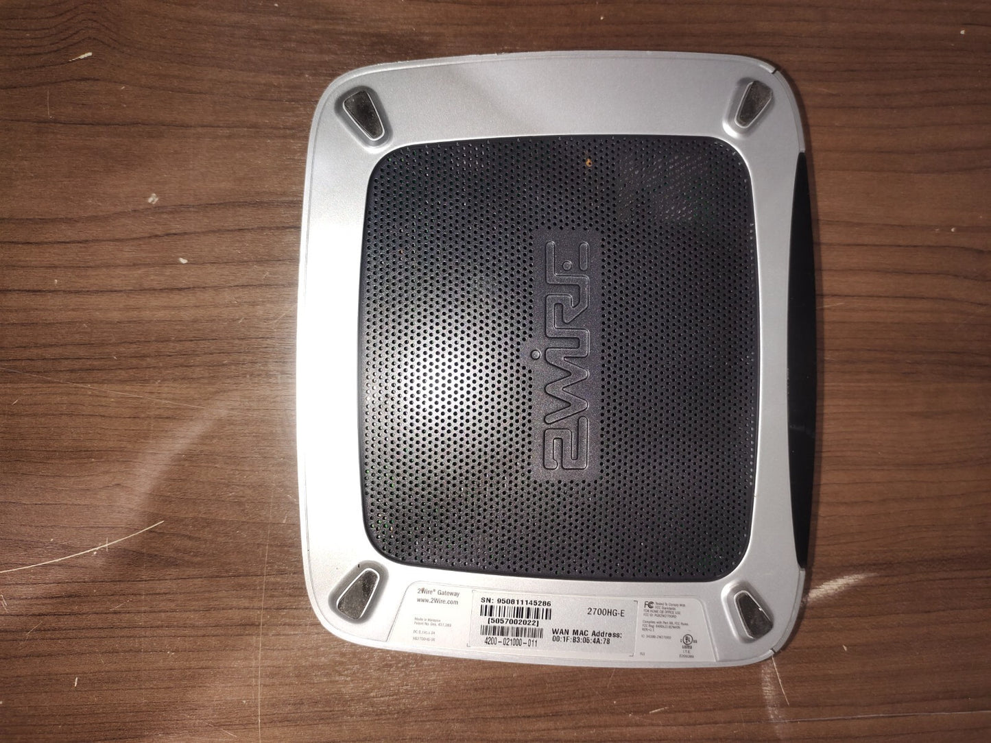 2Wire 2700HG-E 4-Port 10/100 Wireless G Router - 2700HG-E
