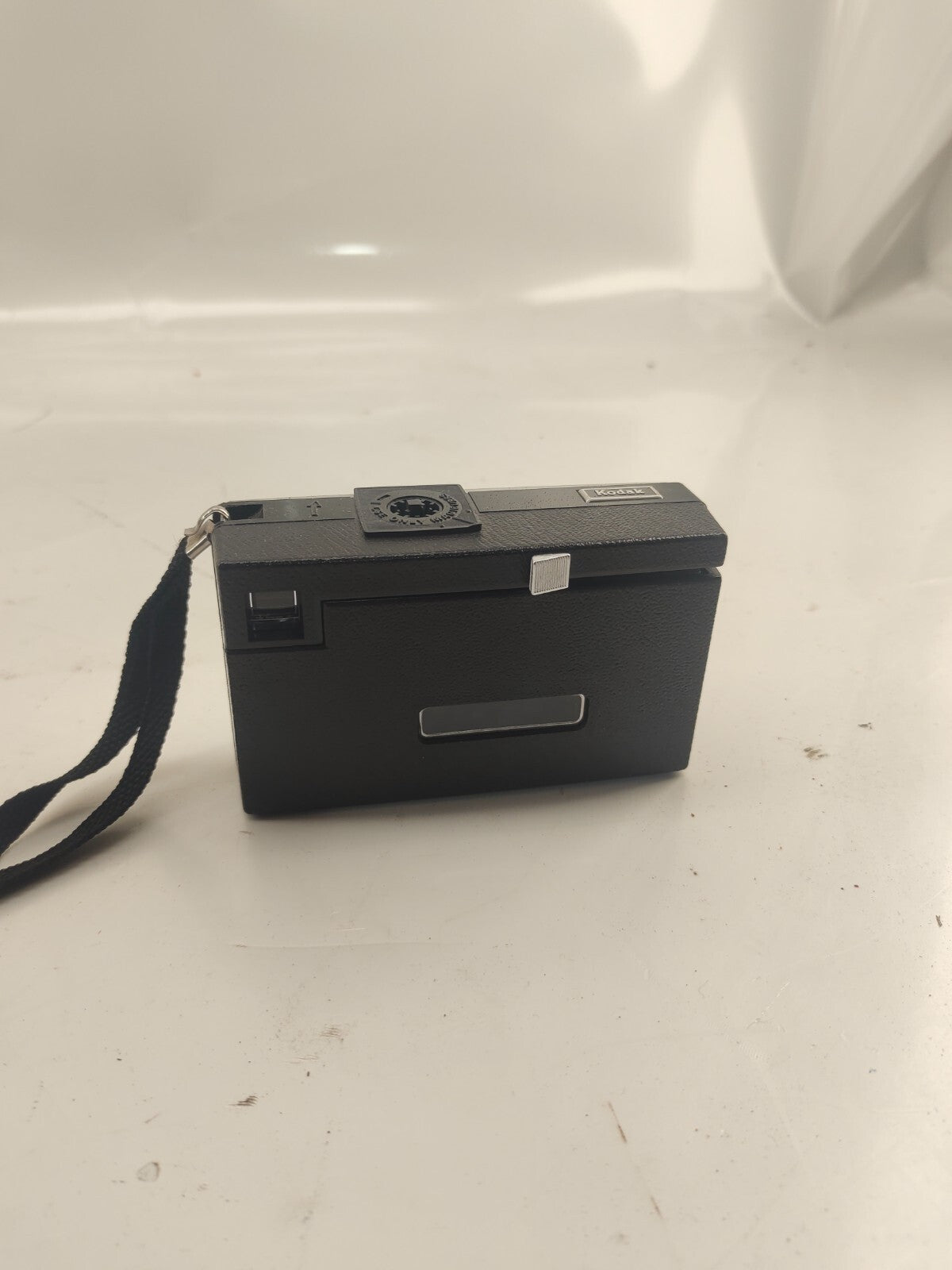 Kodak Instamatic X-15 Film Camera Vintage w/Hand Strap Black & Silver