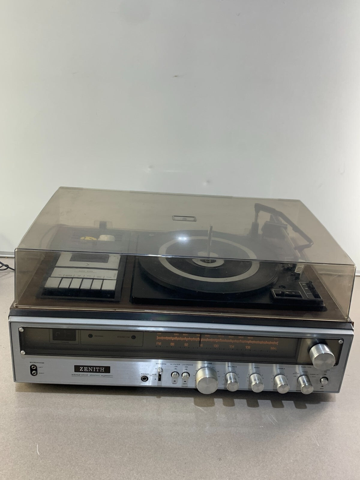 1981 ZENITH IS-4031 Integrated Stereo System TURNTABLE w/CASSETTE- Vintage!