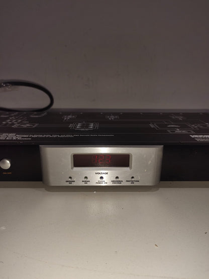 Monster Power HTS 1600 8-Outlet Home Theater Reference Surge Protector Center