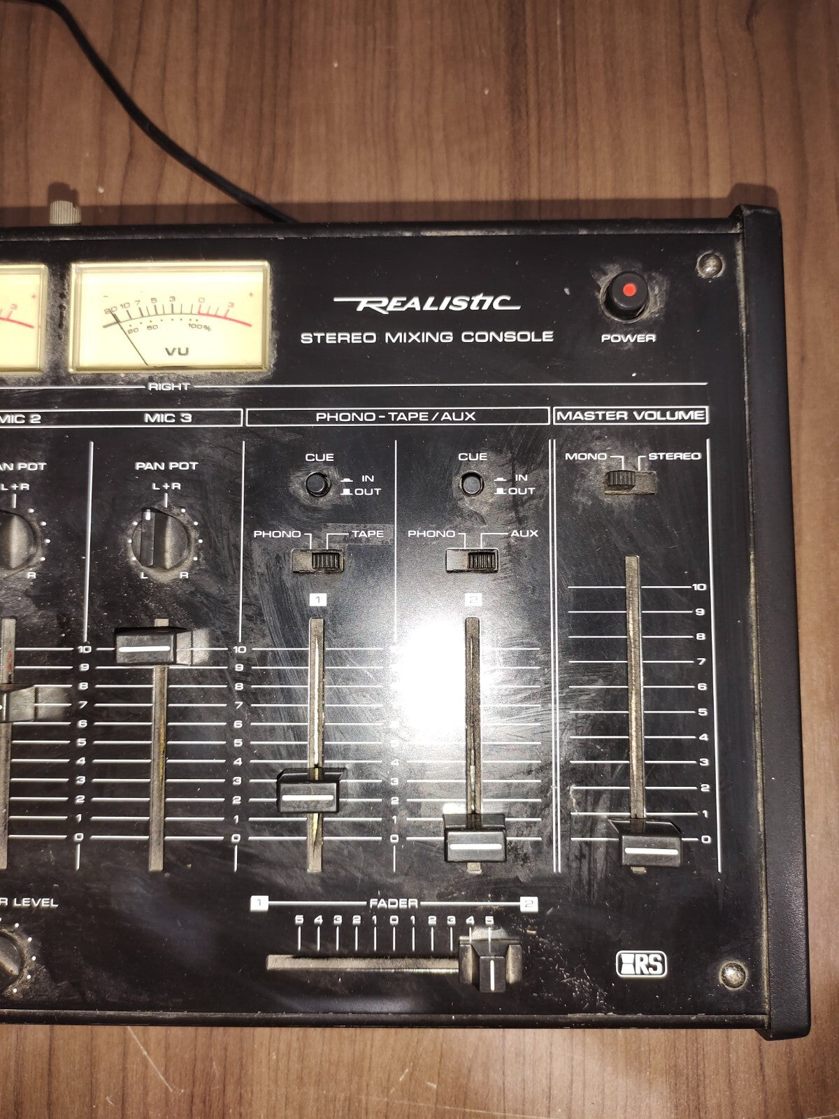 Realistic 32-1200B Stereo Mixing Console 5-Ch 3-Mic 2-Stereo Aux/Phono