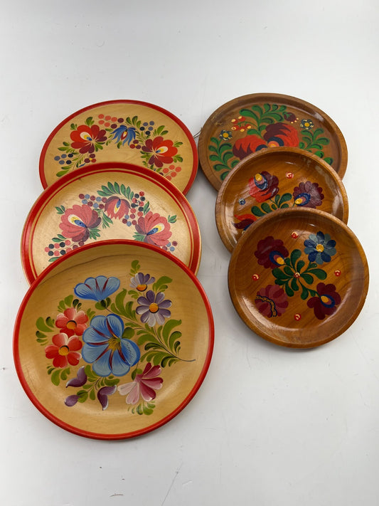 Vintage Wooden Wall Hanging Plate - Hand Painted Folk Art - Floral - Set of 6