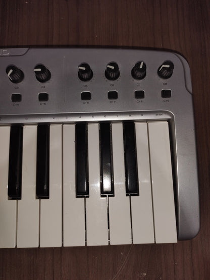 M-Audio O2 Mobile USB MIDI Controller Keyboard