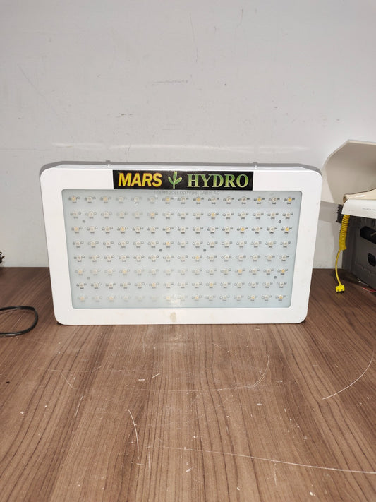 Mars Hydro Mars 600-120LED-110 Grow Light - 2