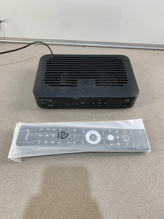 Cisco Technicolor IPV5050 HD Set Top Box With power cord and remote.