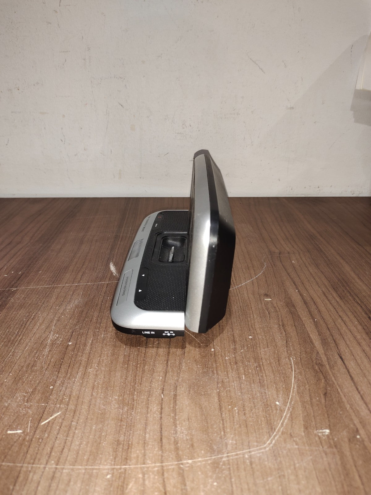 The Sharper Image Portable Dock Speaker Model - EC-P115