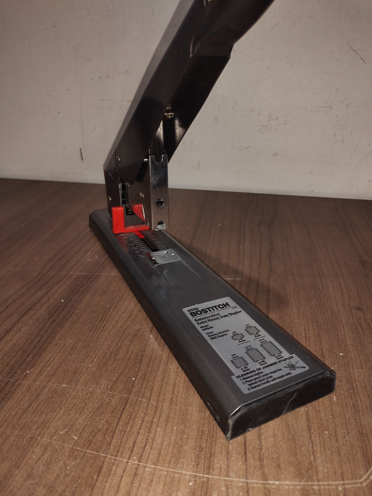 Stanley Bostitch Extra Heavy Duty High Capacity Stapler 2 to 215 Sheet 00540