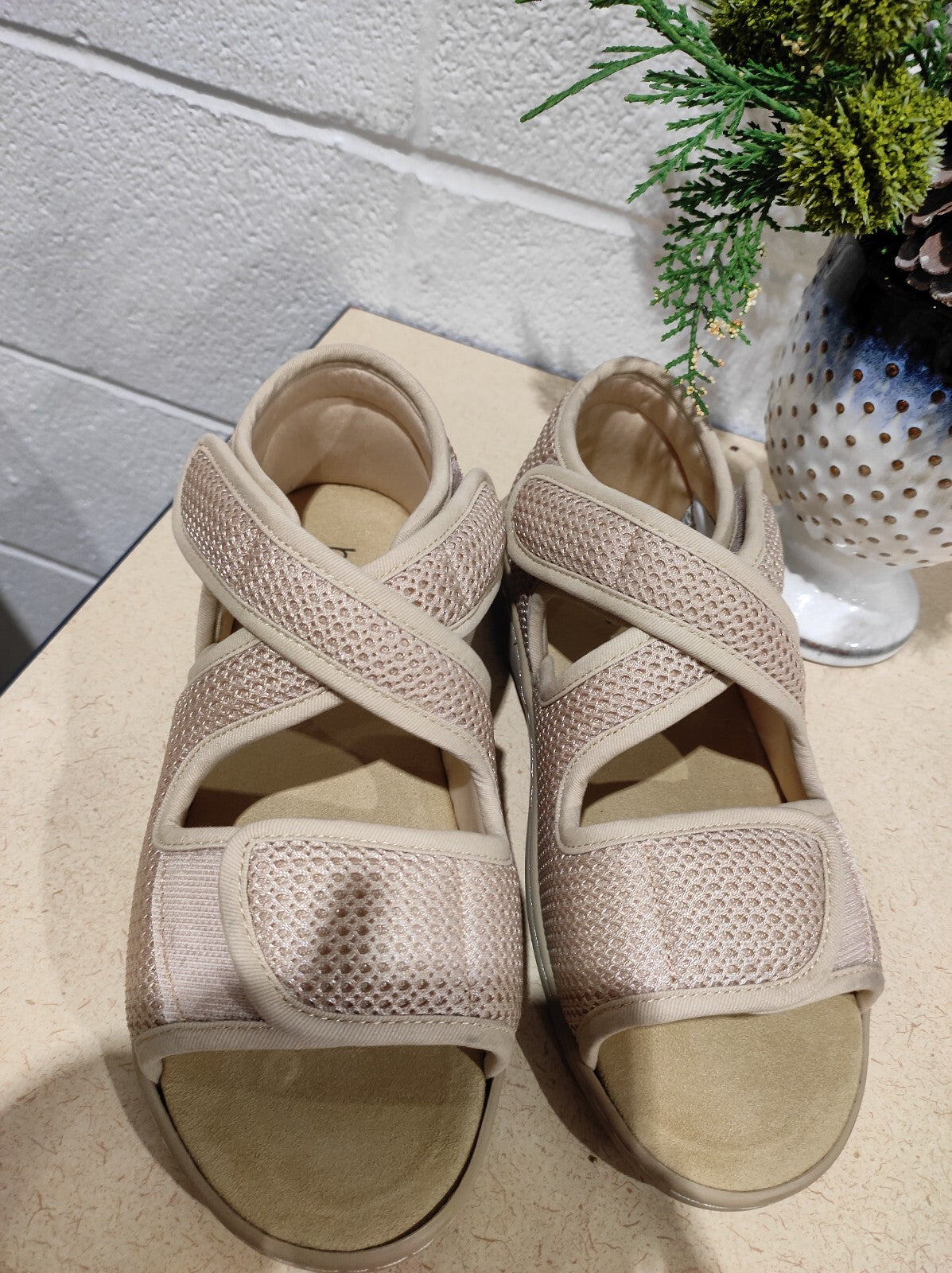 Biotime Women's Sandals Darrell Adjustable Hook & Loop Strap Brown S- 39/ 8- 8.5