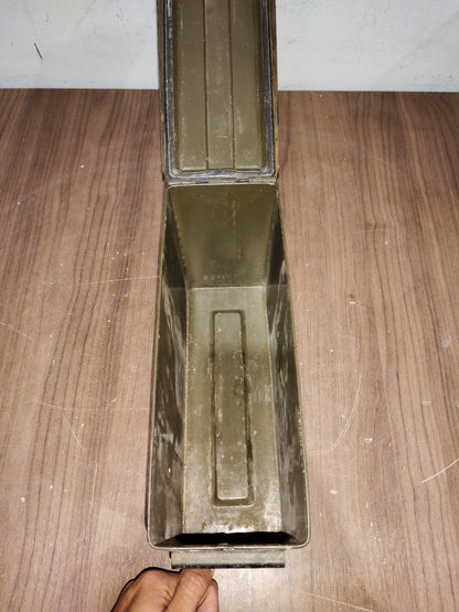 ARMY VINTAGE - AMMO BOX US MILITARY CARTRIDGES 7.62MM EMPTY METAL BOX