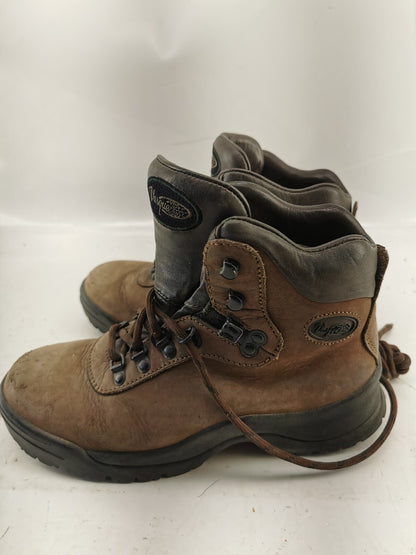 Vasque shoe
