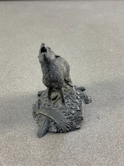 Fine Pewter The Timber Wolf by Franklin Mint Signed by Artist R. Berg