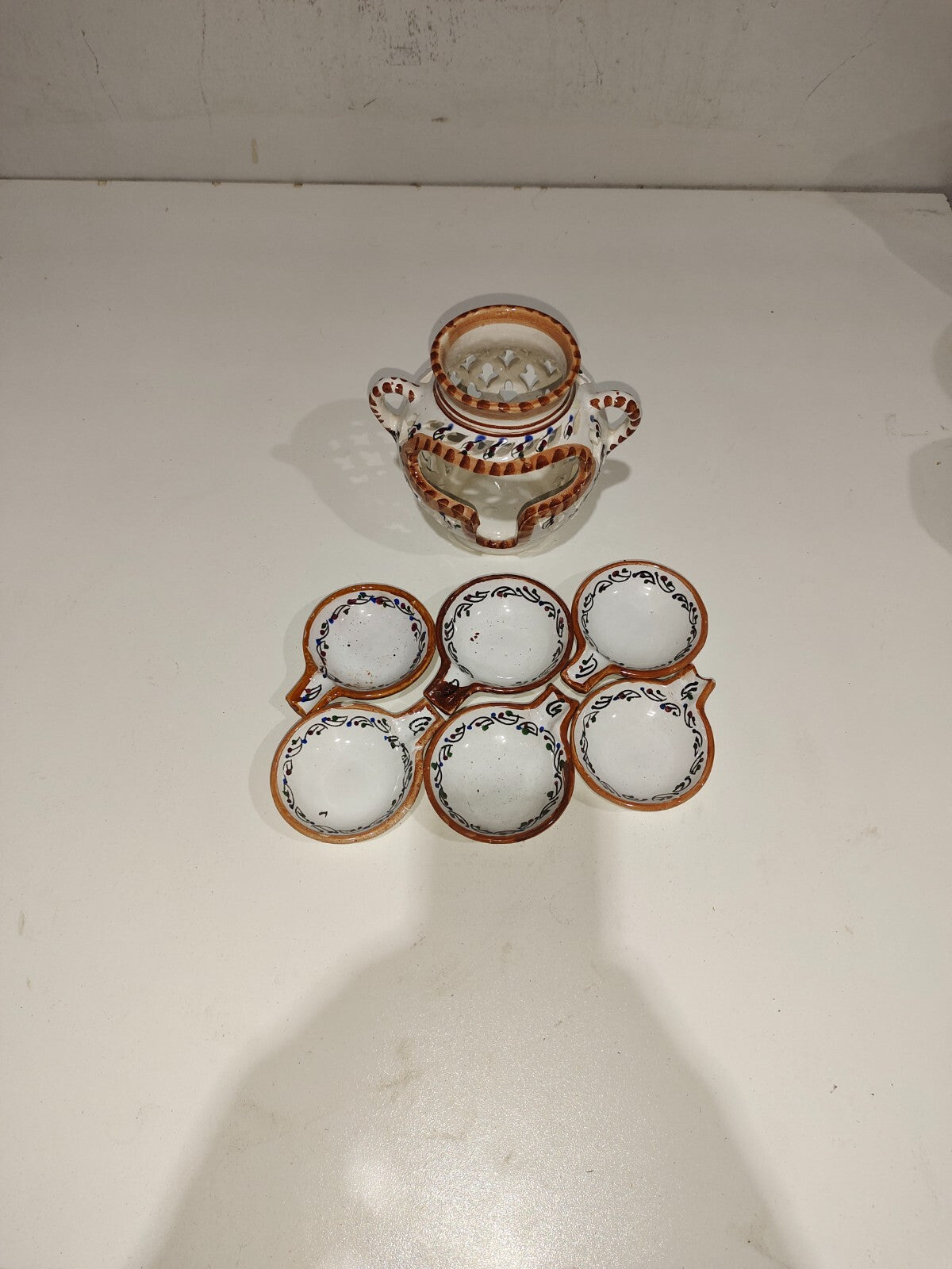 Vintage Crockery Set - 6 Plates Small