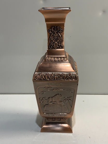 Beautiful vase Made in Iraq