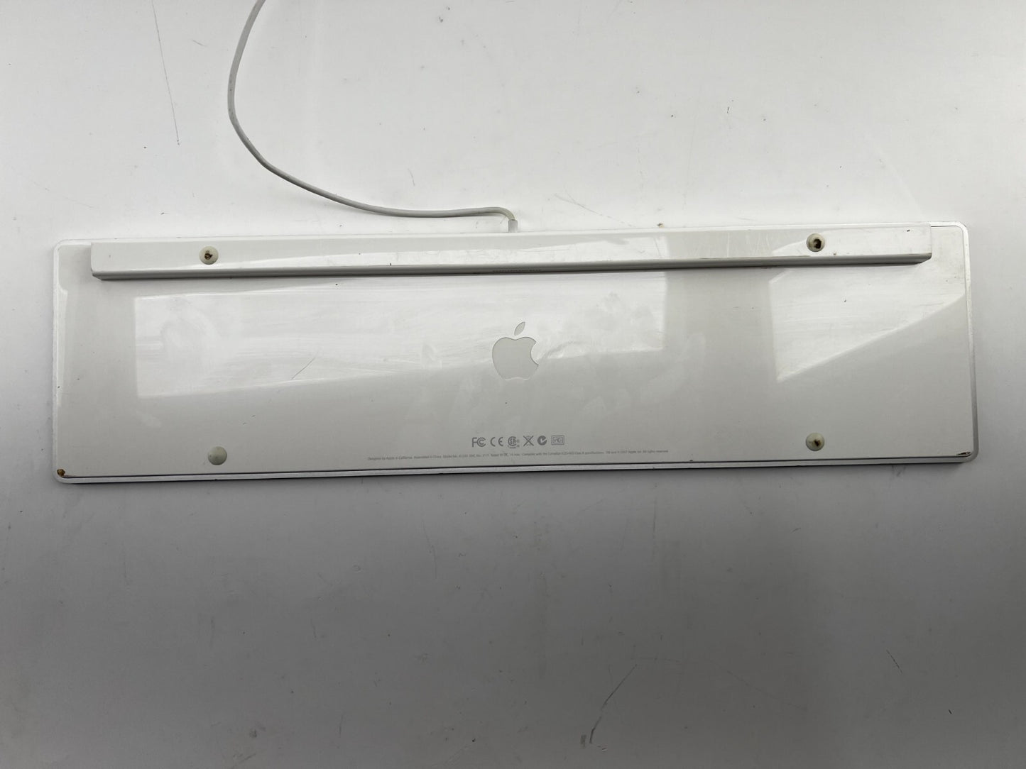 Apple A1243 - Wired Mac QWERTY - USB Keyboard w/ Numeric Keypad