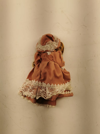 Porcelain dolls, Pink