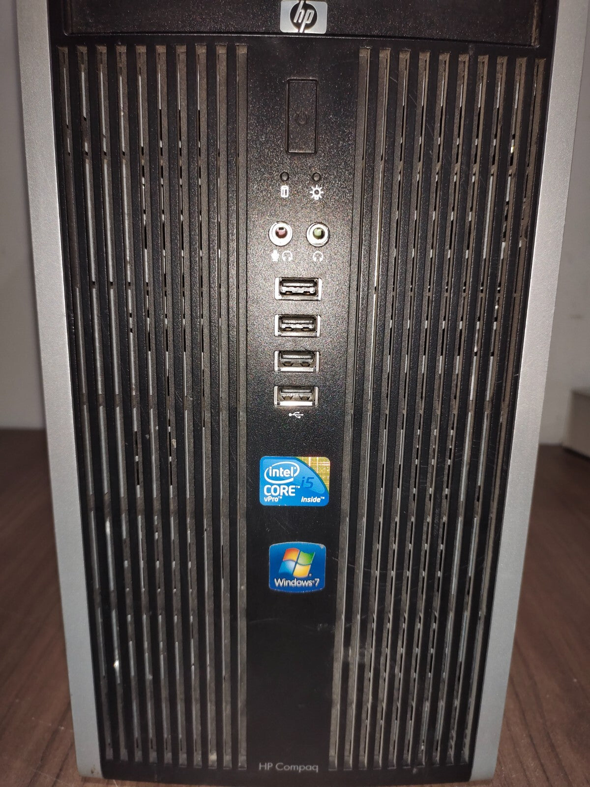 HP Compaq 8100 Elite Convertible Mini Tower i5-660 3.3Ghz, 4GB, 1 TB, Windows 10