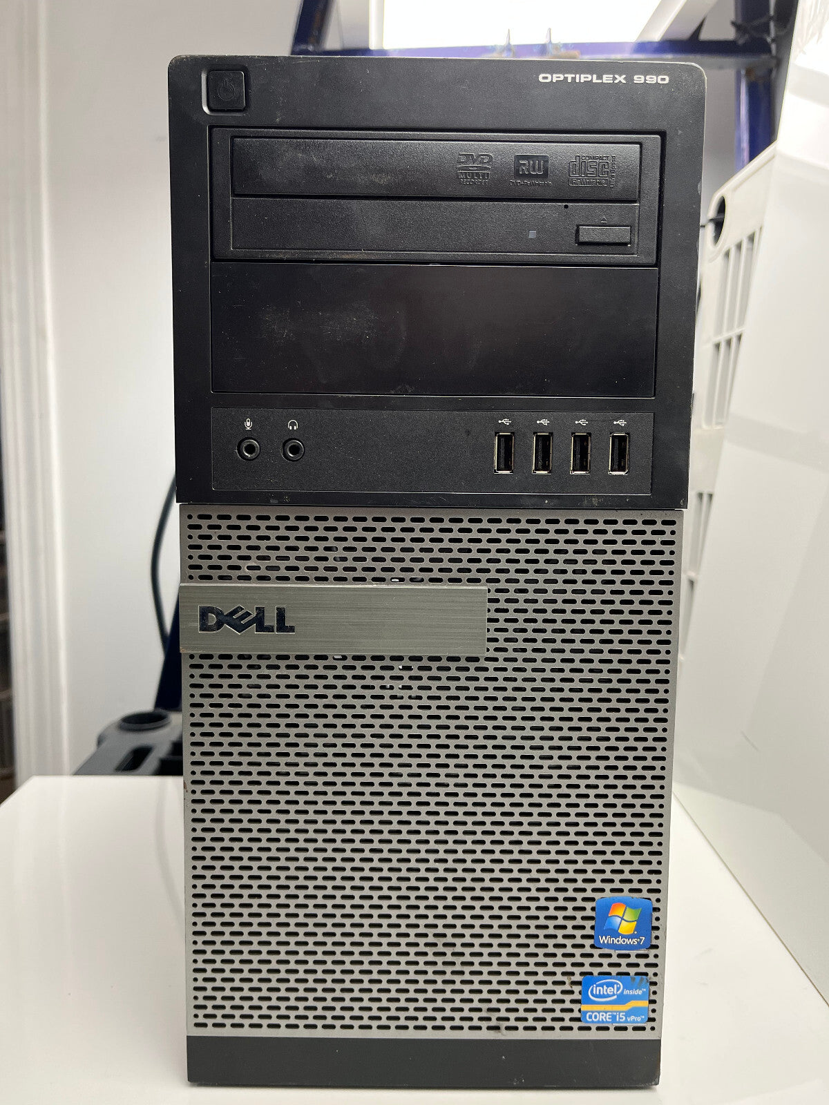 Dell Optiplex 990 i5 2400 @ 3.10 GHz Radeon HD6350 2GB RAM 500GB HDD Windows 10
