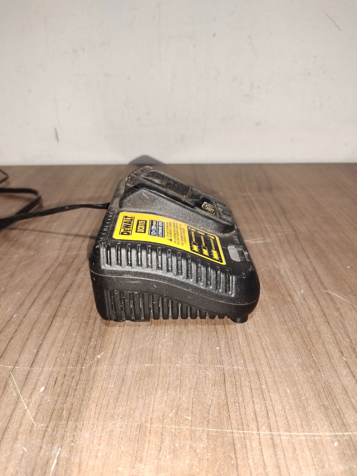 Dewalt DCB115 12-20V MAX Lithium Ion Fast Battery Charger