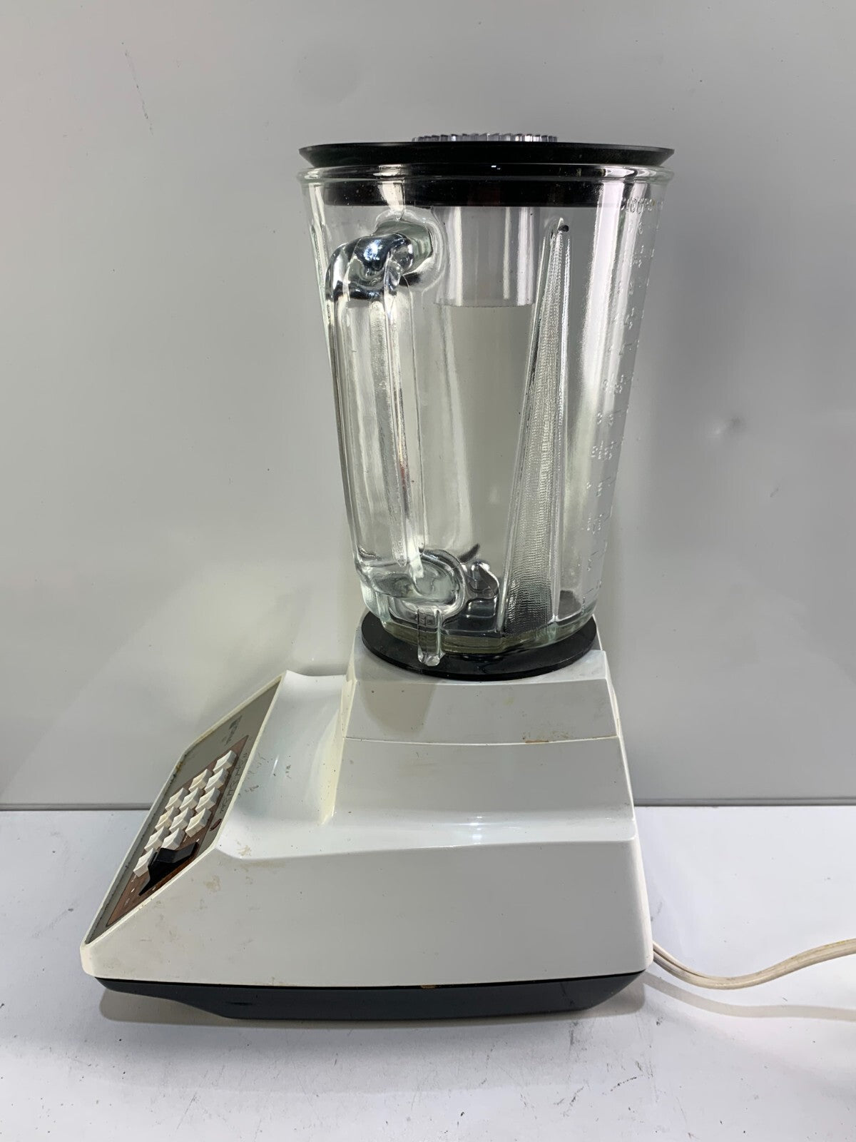 Vintage lona 12 Speed Solid State Blender