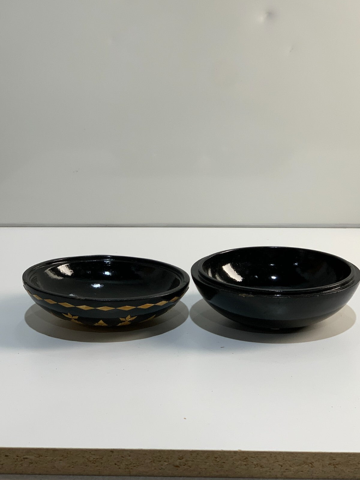 Vtg Black Lacquer INLAYED WOOD 2-Piece ROUND BOX, Made in USSR