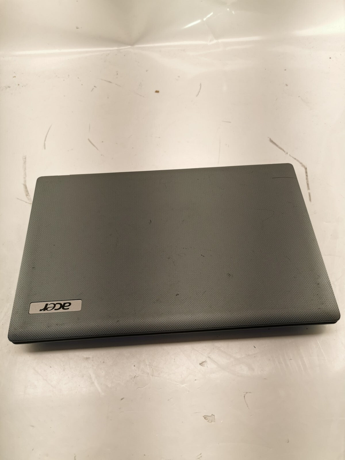 Acer Aspire 5733-6696, i3 3rd Gen, 4 GB DDR3 Memory, 500GB HDD Needs New Battery
