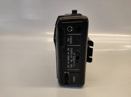 GE 3-5476C Cassette Tape Player Portable Personal AM/FM Radio Stereo