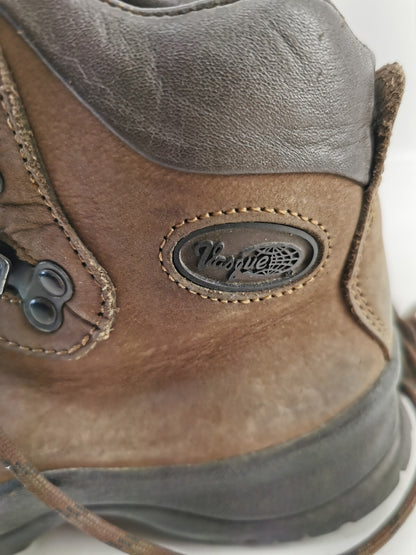 Vasque shoe