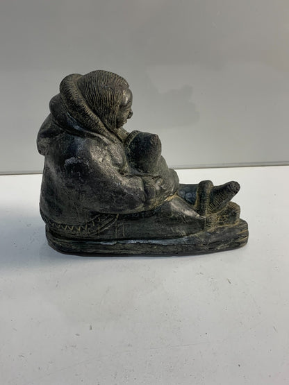 Vintage WOLF Original Sculpture Of Inuit Mother W/ Child Black Soapstone Canada