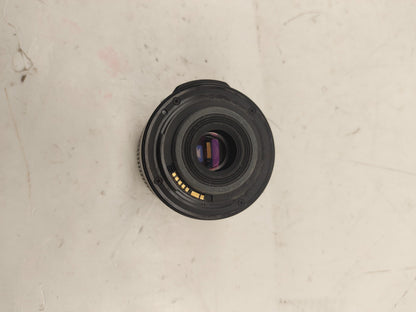 Canon EF-S 18-55mm 1:3.5-5.6 IS Lens With Cover