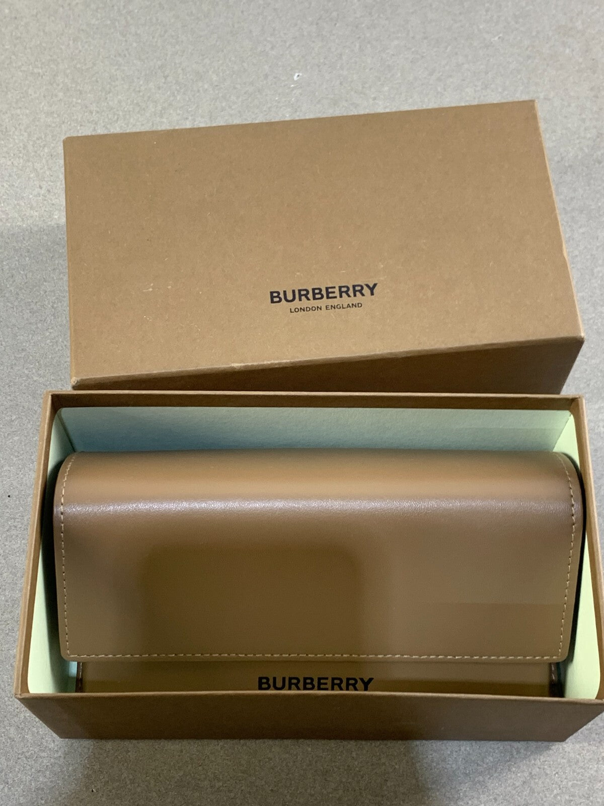 Burberry Camel Brown Triangle Soft Leather Eyeglasses Sunglass Case w/ Cloth&Box