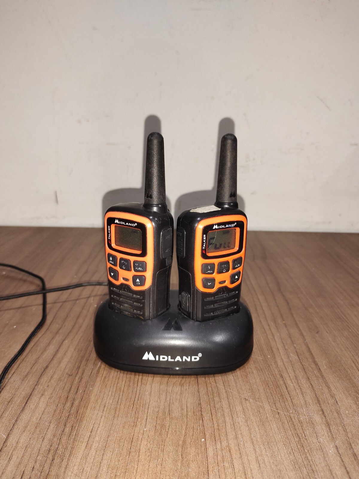 Midland X-Talker T51A 22-Channels Two-Way Radio Walkie Talkies & Charger