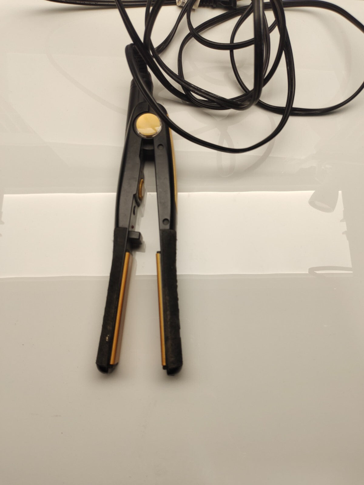 BaByliss PRO Ceramic Tools 1-1/2" Straightening Iron CT2558 110 - 220 Volts