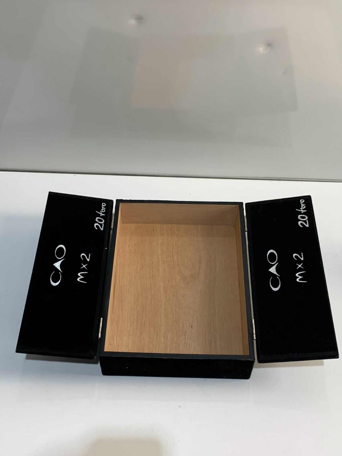 Black Velvet CAO MX2 Cigar Box Honduras