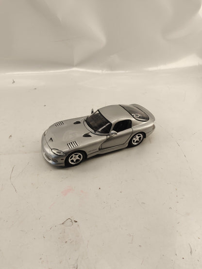 Maisto 1:18 Diecast Special Edition 2013 SRT Dodge Viper GTS - Silver