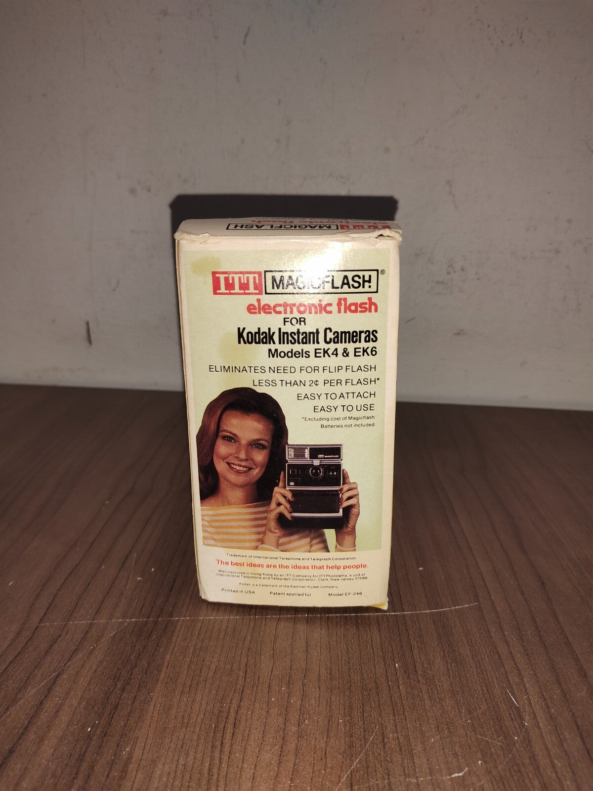Vintage ITT Magicflash Electronic Flash Model EF-246 Kodak Instant Cameras EK6