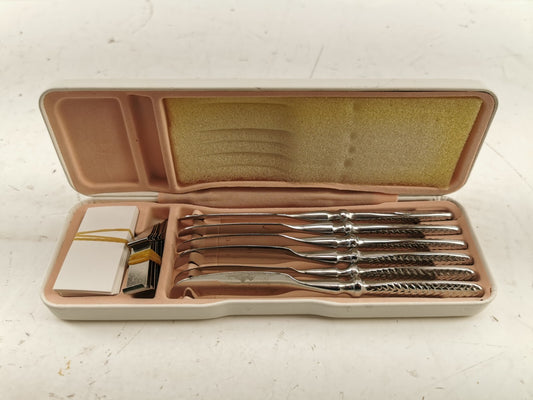 Chess knives & markers by chestnut tools