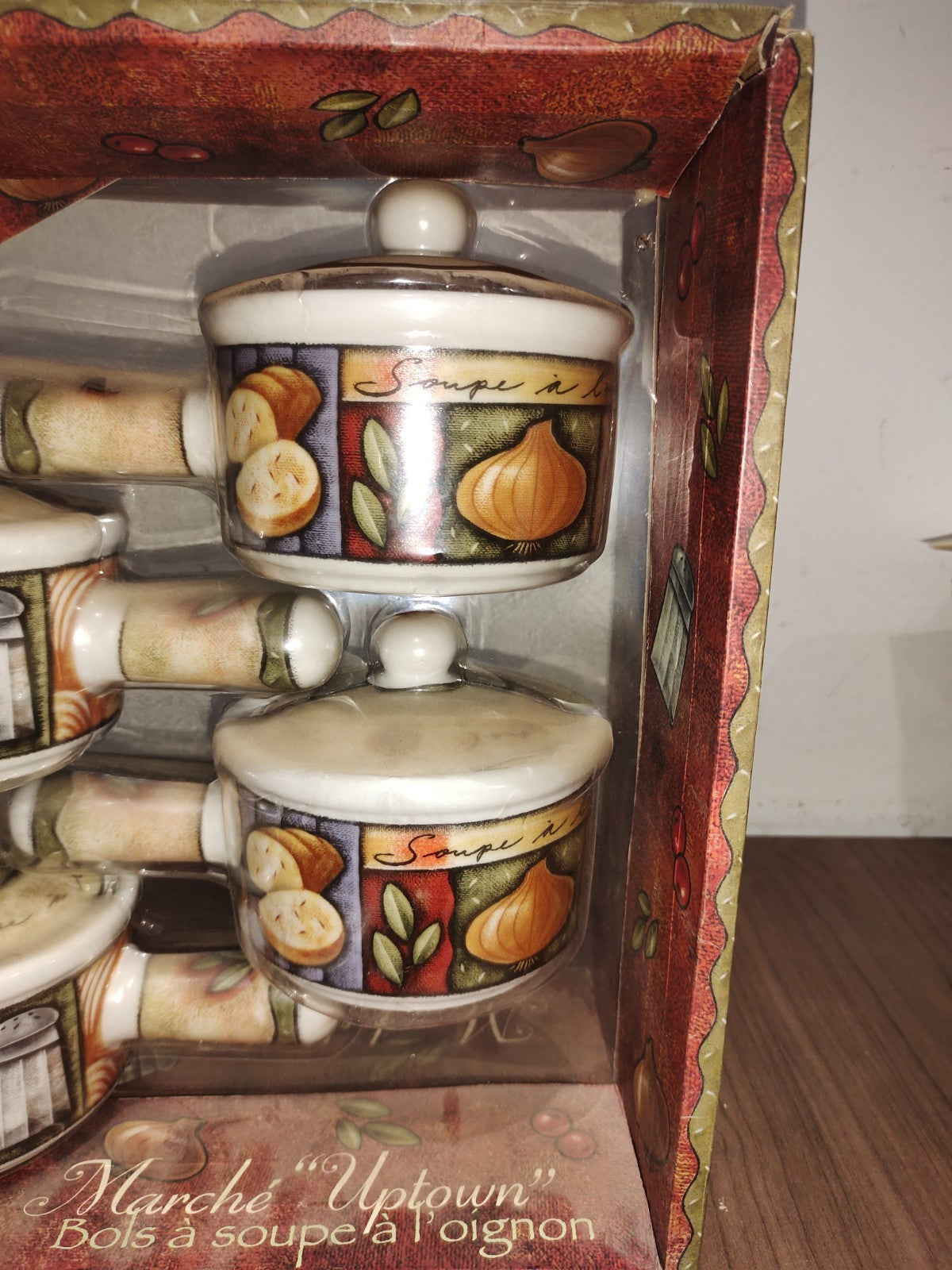 MSC Joie Vivre French Onion Soup Crocks Handled Bowls with Vented Lids