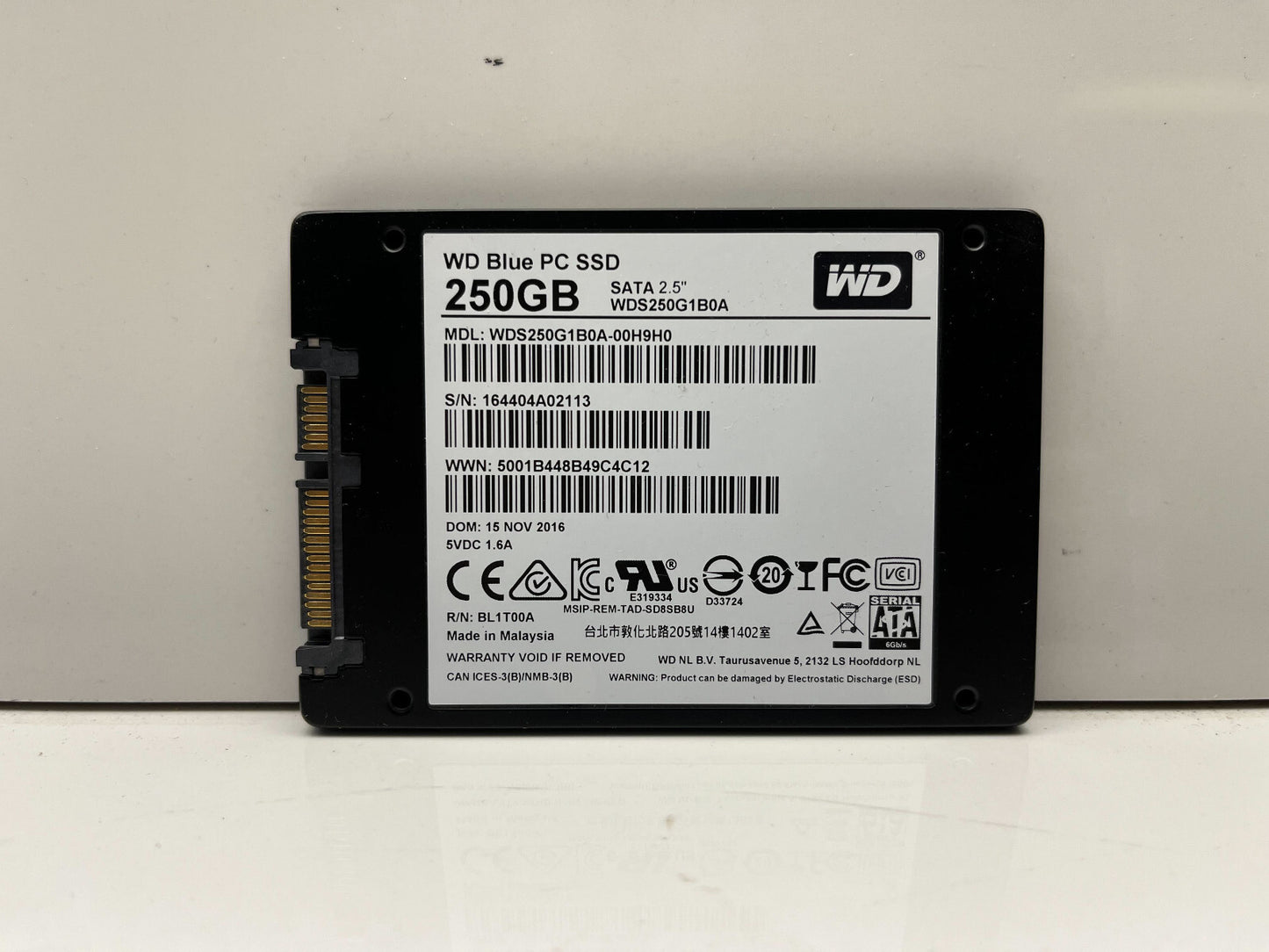 WD Blue 250GB SSD 2.5" SATA WDS250G1B0A
