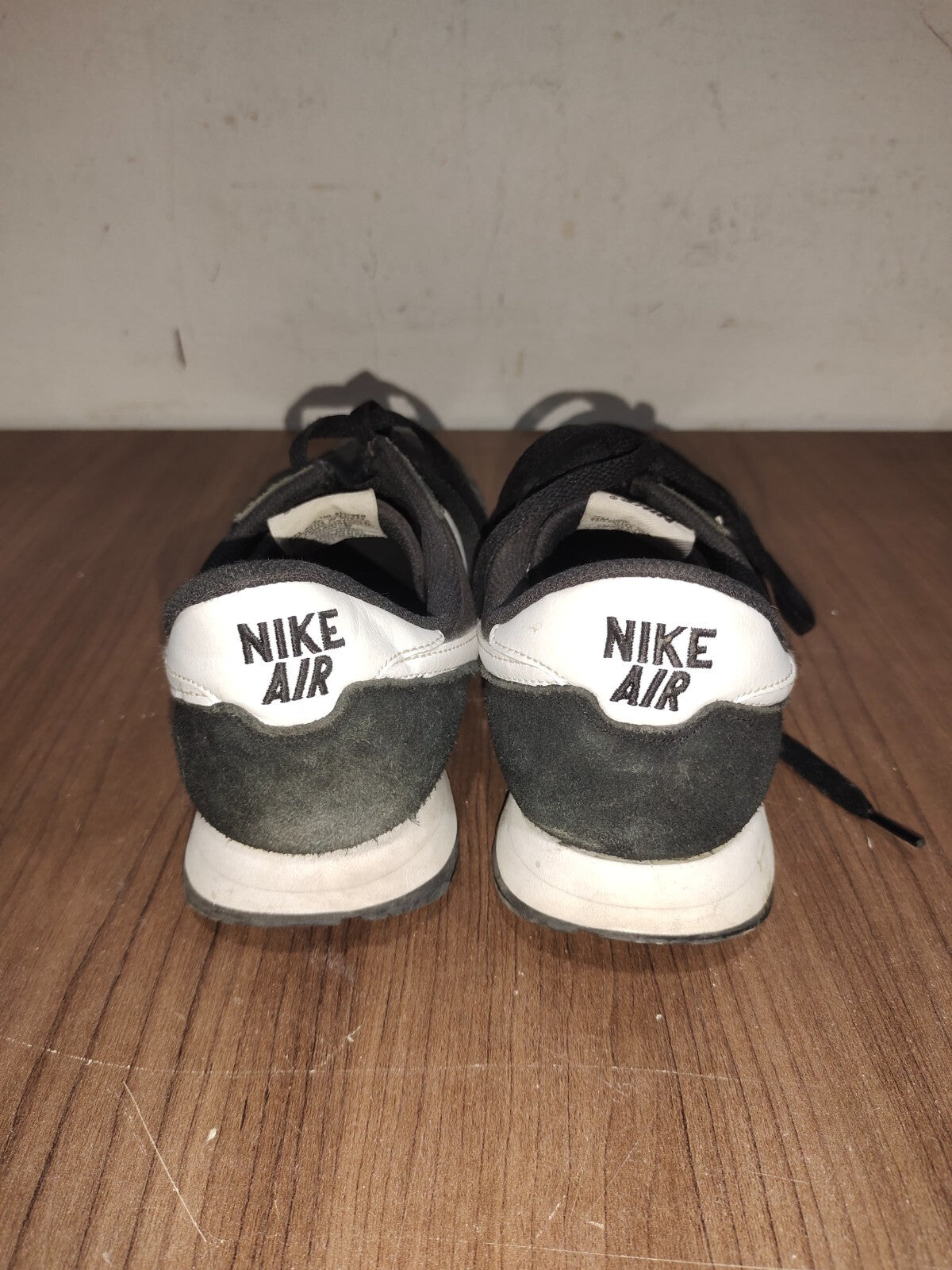 NIKE AIR PEGASUS '83 Women’s Black Leather Suede Running Shoes - Size US - 9