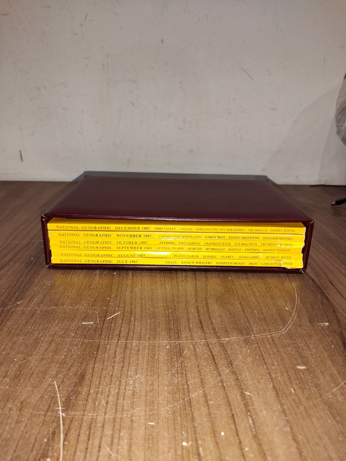 National Geographic - 1985 - July-December - Case Faux Leather - Magazines