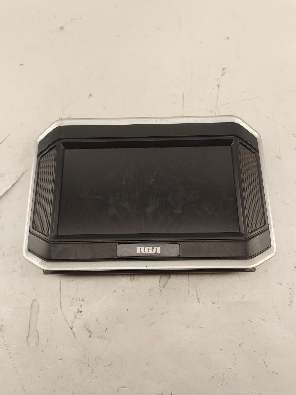 RCA DRC6389T Dual Screen Portable DVD Player