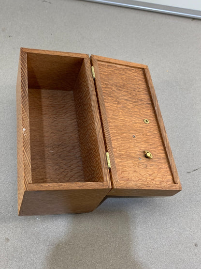 Wooden music box for trinkets