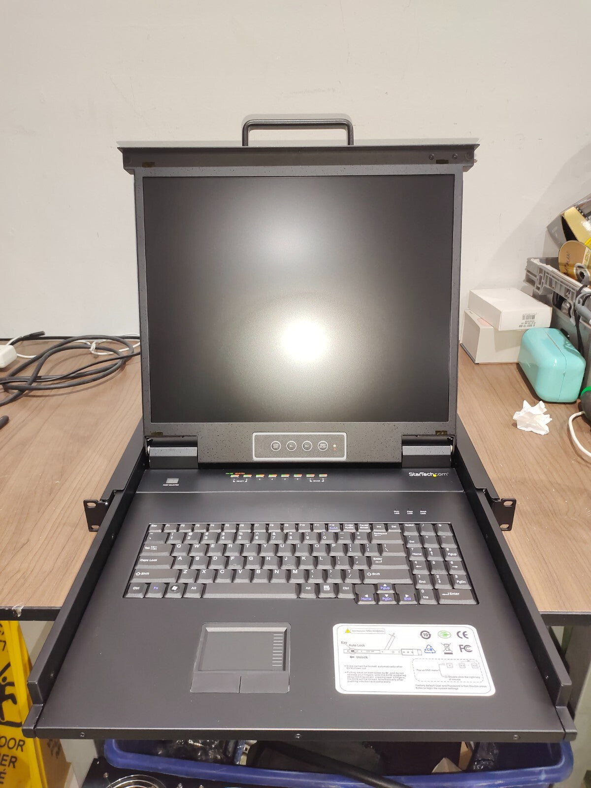 StarTech 8 Port Rackmount KVM Console w/Cables 1U Integrated 19" LCD RKCONS1908K