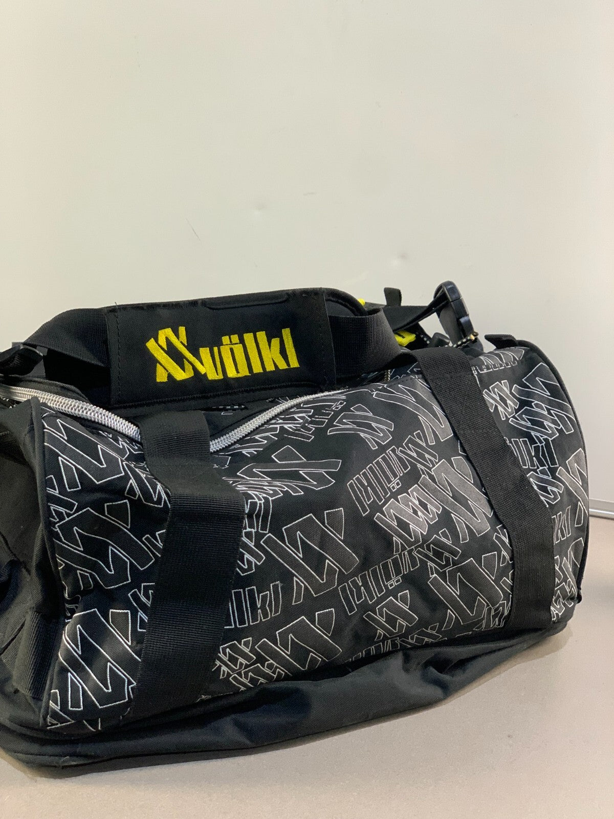 VOLKL OVER UNDER WEEKEND BAG BLACK