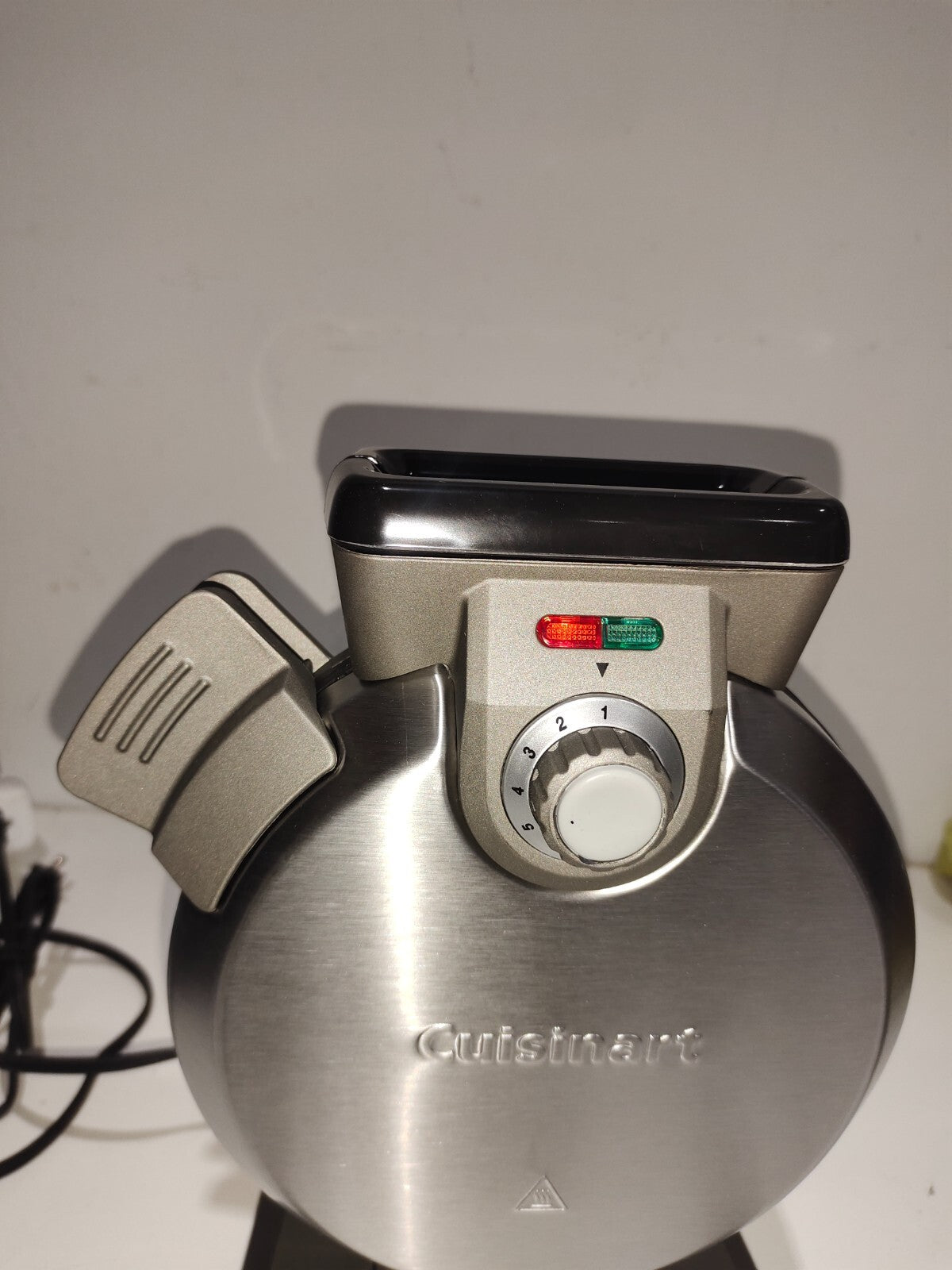 Cuisinart Vertical Belgium Waffle Maker, Model WAF-V100C