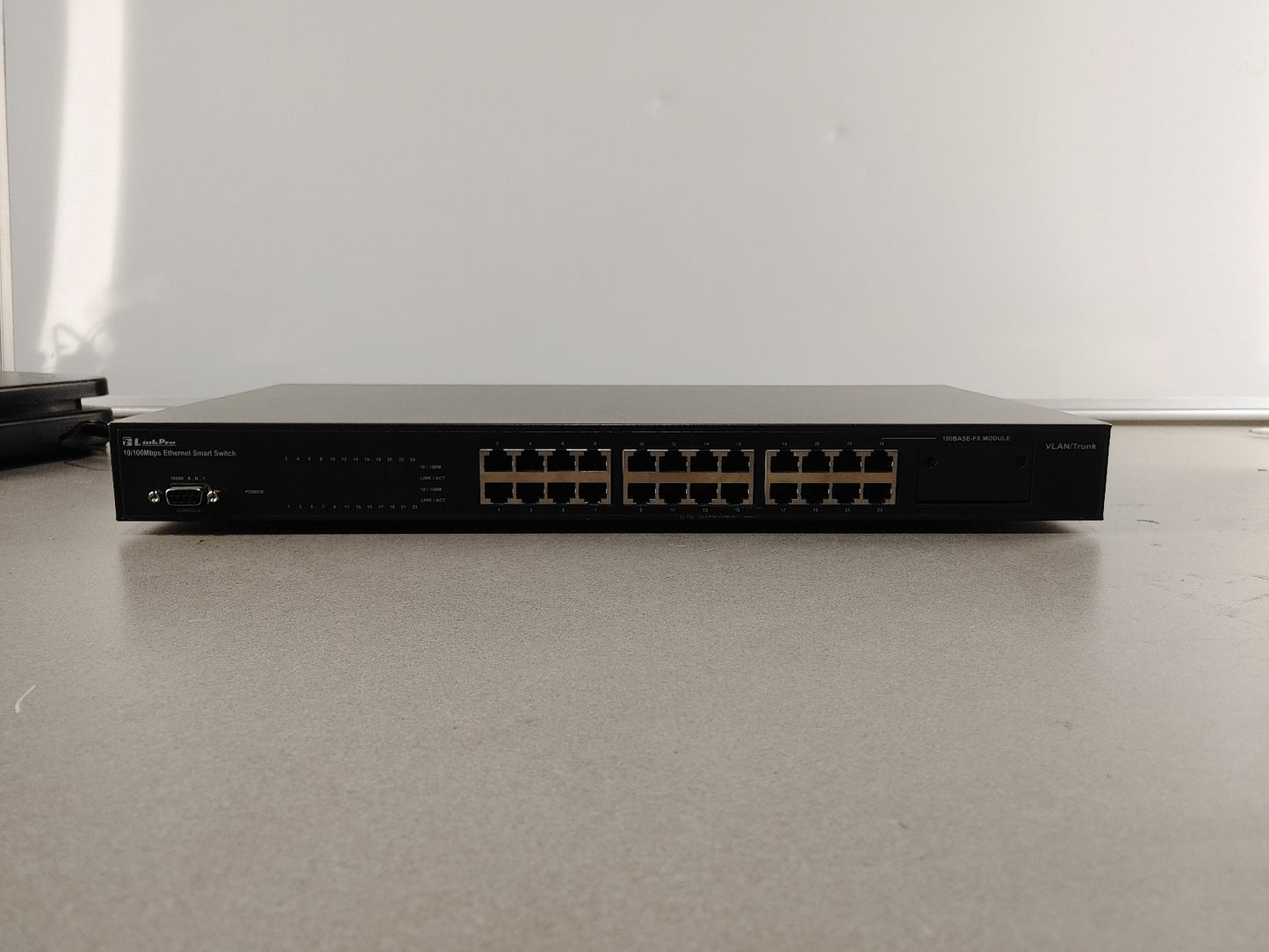 GOOD CONDITION LinkPro 10/100Mbps 24 port Ethernet Switch - Brown