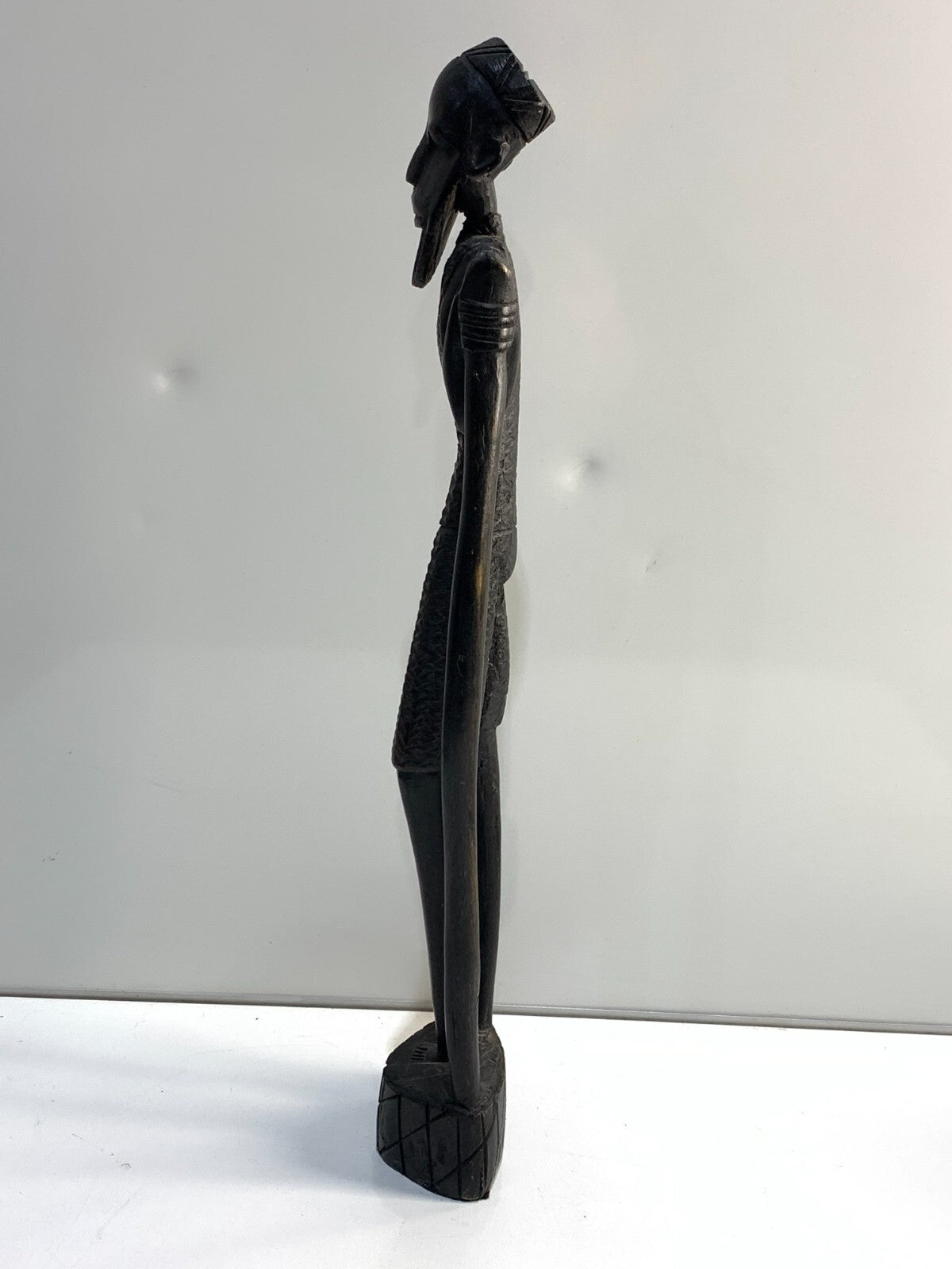 VINTAGE WOOD SCULPTURE - MOTIVE MAN WITH CANE - AFRICA/KENYA.