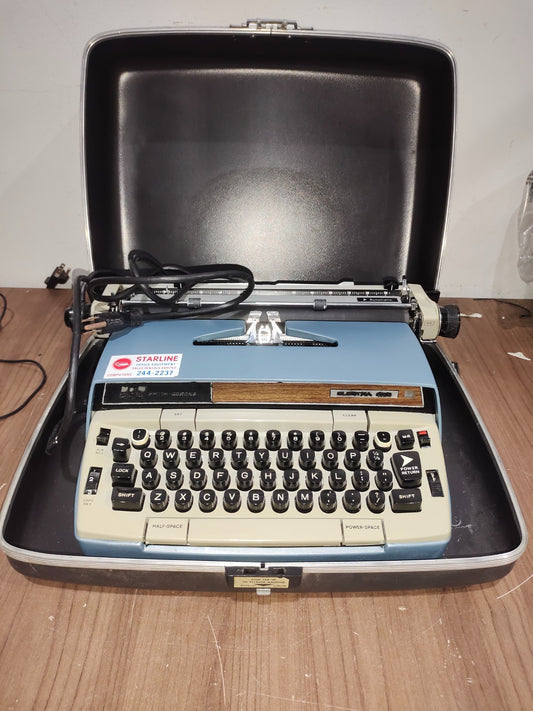 SCM - Smith Corona Electra 220 Automatic Electric Typewriter - With Hard Case