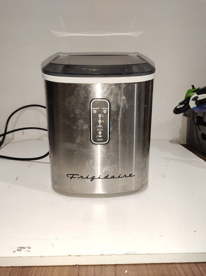 Frigidaire EFIC103-AMZ-SC Counter Top Maker with Over-Sized Ice Bucket